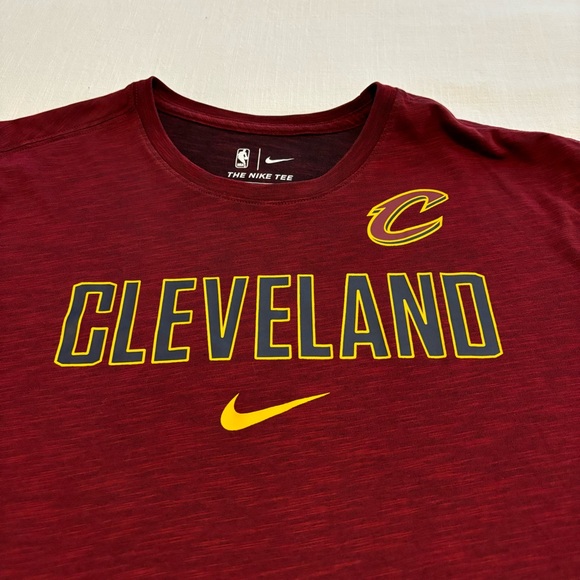 Men’s Nike Cleveland Cavaliers Tee - Picture 2 of 9